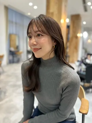 セミロング カラー VIEWユリナ メイク/ カットのヘアスタイル