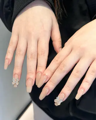 ネイル 🎀韓国レイヤー特化 🎀ベージュ/ミクのヘアスタイル