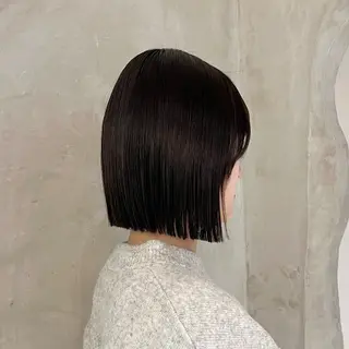ミディアム effect横浜所属・切りっぱなしボブ/ 艶カラー/綾莉のヘアスタイル