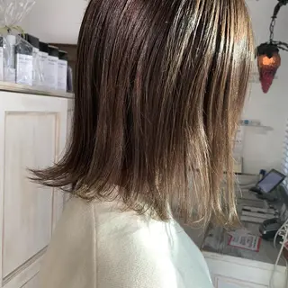 ミディアム カラー fio マナミのヘアスタイル