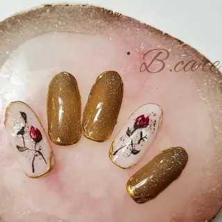 ネイル ビーケア自由が丘所属・えみ えみのネイルデザイン