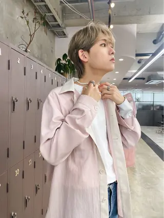 ショート カラー 愛加パーマ・レイヤー ・ピンクカラーのヘアスタイル