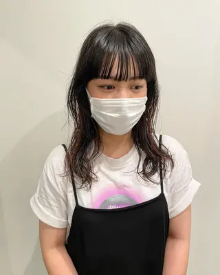 セミロング 渋谷 留菜のヘアスタイル