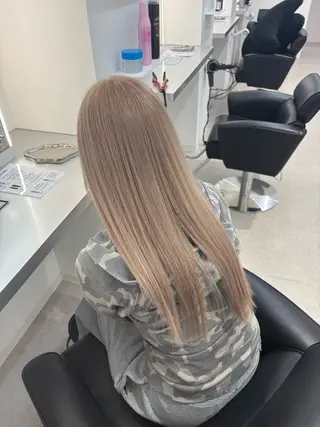 ロング カラー ユラ /ブリーチのヘアスタイル