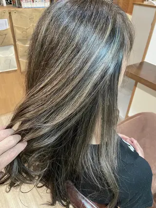 ロング カラー chill out 南塚口本店のヘアスタイル