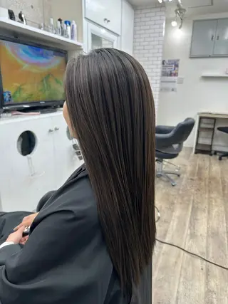 ロング カラー クイックカットプログレ所属・saki サキのヘアスタイル