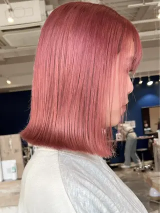 ミディアム 岸下 理緒のヘアスタイル