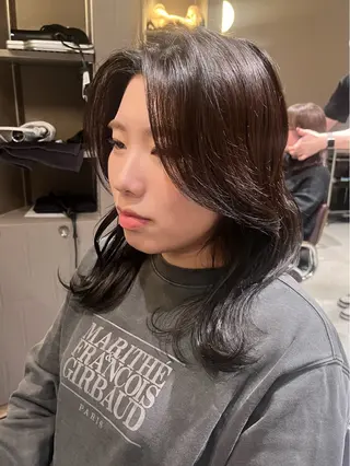 セミロング col sapporo所属・あざと可愛い💓 盛れる顔まわり/uiのヘアスタイル