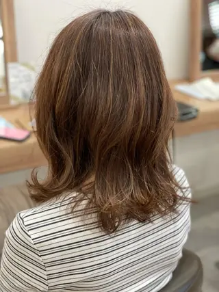 ミディアム no4ナチュラル戸祭所属・山越 美裕樹のヘアスタイル