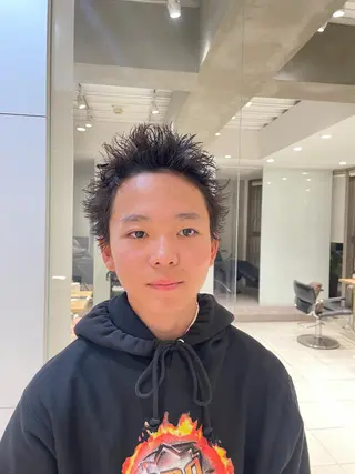 ショート パーマ ヘアアレンジ メンズ 艶髪✨寒色カラー✨ 翁長孝輔のヘアスタイル
