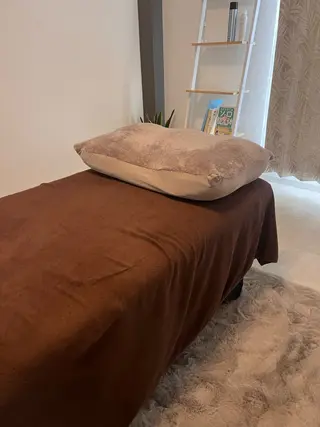 脳疲労リセットサロン Re:Sleep所属・地村 綾のエステ・リラクイメージ