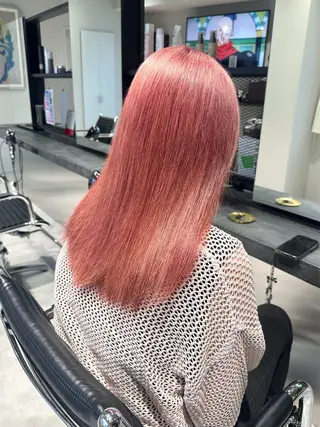 セミロング カラー ハイトーン/ウルフ/ レイヤー/Asukaのヘアスタイル