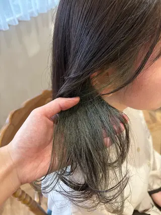 セミロング merc. 岡村優のヘアスタイル