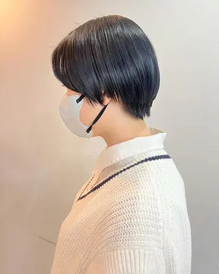 ショート カラー 切りっぱなしボブ/ ブリーチカラー/大塚のヘアスタイル