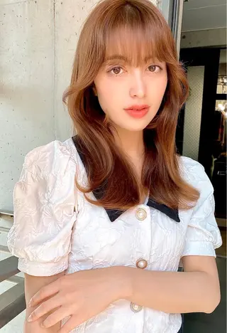 セミロング 大人可愛いレイヤー 大田のヘアスタイル