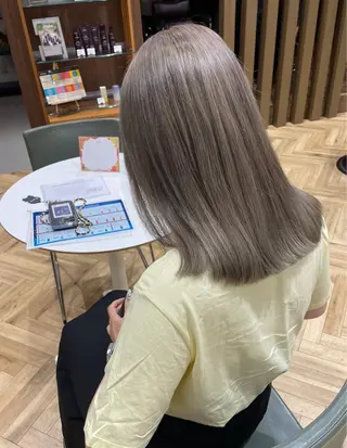 セミロング カラー キルンサンピアン所属・ナチュラルカラー 児玉優香のヘアスタイル