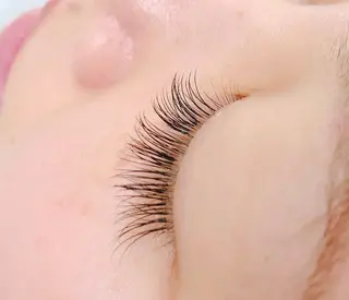 マツエク・マツパ 大芝 沙耶のヘアスタイル