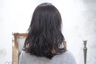 ミディアム カラー 難波 茜のヘアスタイル