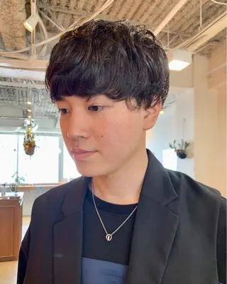 ショート パーマ メンズ グランジヘア 無造作ヘアHYUGAのヘアスタイル