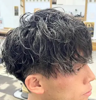 パーマ メンズ 市道 翼のヘアスタイル