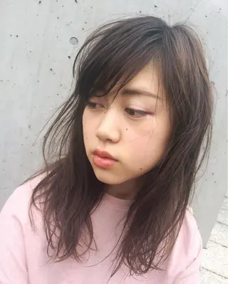 カラー スナコザワ レナのヘアスタイル