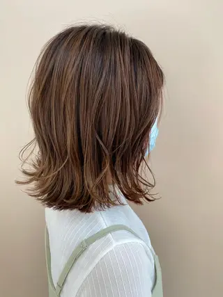 ミディアム カラー ベージュ/インナー カラー🤍Rieのヘアスタイル