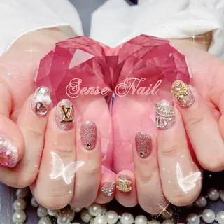 ネイル Kurieitibu 🍬Byu~tīのネイルデザイン