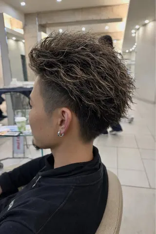 メンズ メンズ特化/メンズ パーマ/ハイトーンのヘアスタイル