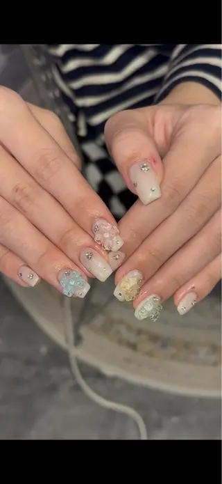 ネイル Sarina ⋆⭒˚ mavieのネイルデザイン