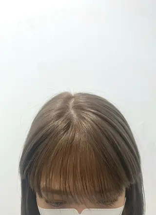 ミディアム カラー ミルクティーベージュ outaのヘアスタイル