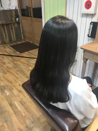 ロング カラー パーマ ヘアアレンジ re naのヘアスタイル