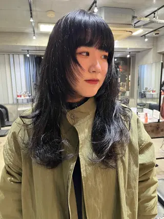 ミディアム レイヤーカット\ウル フ　chinatsuのヘアスタイル