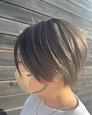 ショート カラー 長南 やよいのヘアスタイル