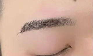 メンズ アイブロウ 栗原 ひかるの眉毛・アイブロウイメージ