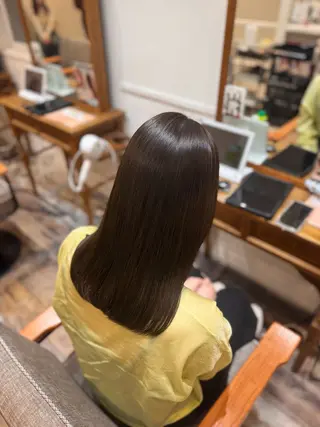 カラー 谷口 真衣のヘアスタイル