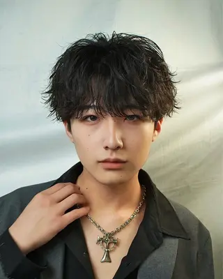 パーマ メンズ アキラ/渋谷/ ブリーチ/縮毛のヘアスタイル