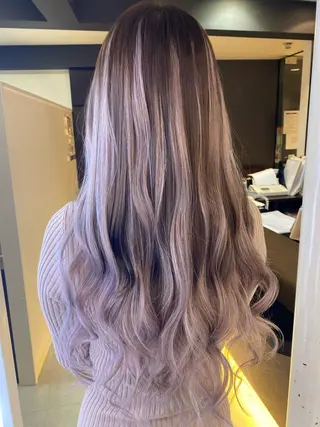 ロング Moana by headlight 豊中曽根店所属・園田 美恵子のヘアスタイル