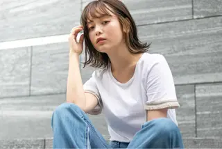 ミディアム カラー 櫻井 未悠のヘアスタイル