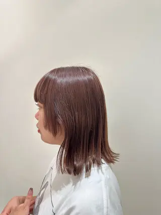 ミディアム カラー タイトボブ個性派カラ ーAKANEのヘアスタイル