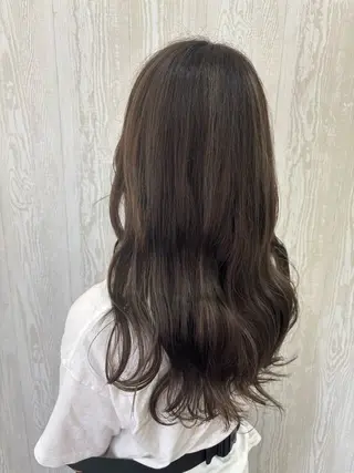 ロング Nuku.所属・s. satsukiのヘアスタイル