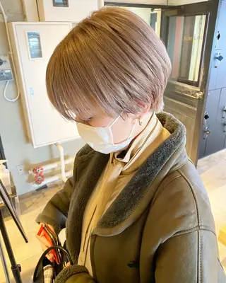 ショート ラベンダーカラー＆ ミルクティー太田のヘアスタイル