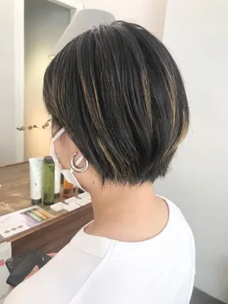 ショート カラー 千葉 郁也のヘアスタイル