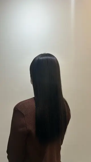 セミロング ✨️ストレート ✨️髪質改善のヘアスタイル