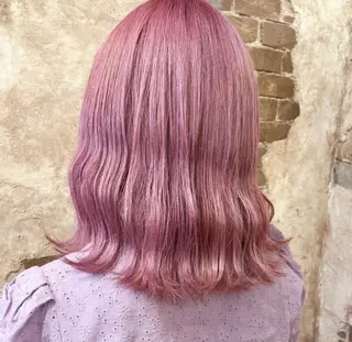 セミロング カラー ブリーチ、パーマ 西部笑のヘアスタイル