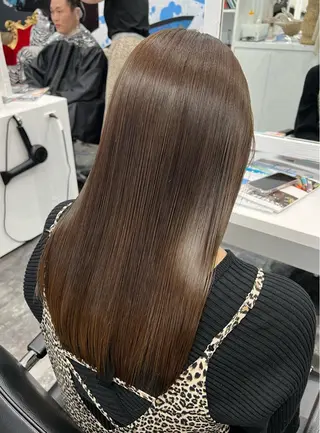 ロング カラー LOMARLIE JURIAのヘアスタイル