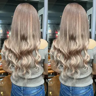 ロング カラー モモカ/ハイトーン /バレイヤージュのヘアスタイル