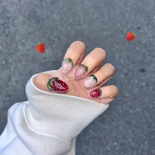 ネイル キラキラオメメ JULIのネイルデザイン