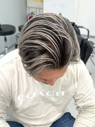 ミディアム カラー メンズ sol by gisele所属・takumi/パーマ /バレイヤージュのヘアスタイル