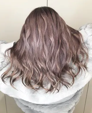 セミロング カラー 森本 笑のヘアスタイル