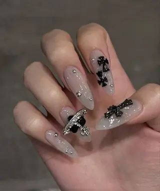 ロング Bling Salonのネイルデザイン